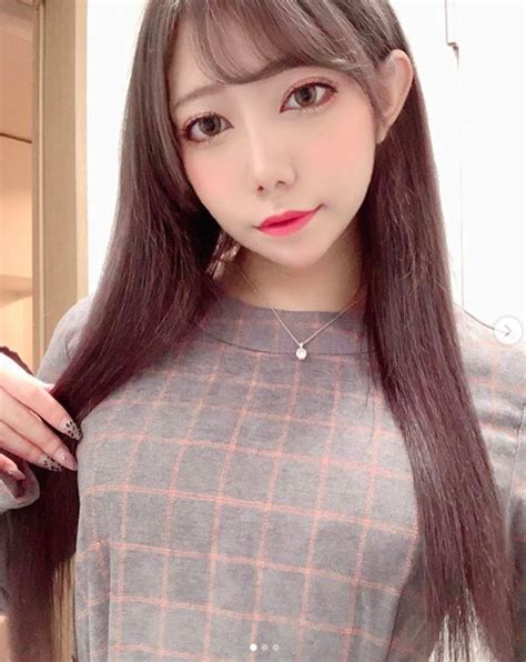 Busty Girlfriend Is Renting I Cup Big Milk Is Available At Any Time And It Takes 20 000 Yen