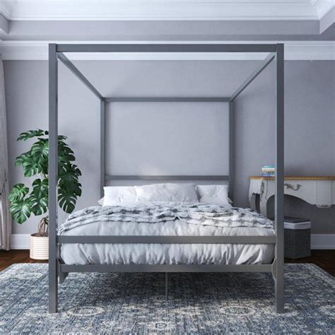 Makes the bedroom look dreamy. Home in 2020 | Modern canopy bed, Canopy bed, Favorite bedding