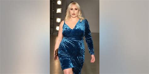 Hayley Hasselhoff David Hasselhoffs Daughter Becomes First Curve