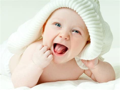 Maybe you would like to learn more about one of these? Baby-Entwicklung im 5. Monat: Alles wandert in den Mund