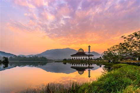 Kuala kubu bharu is the town you will pass by if you are on your way to fraser's hill, one of the least developed hill resort in malaysia. Kuala Kubu Bharu Map - Selangor, Malaysia - Mapcarta