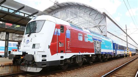 Slovenská strela sice do přerovské lakovny vyrazí, ale ne sama, doprovázet ji bude muset jiná lokomotiva. Legendárny expres Slovenská strela zvýšil kvalitu ...