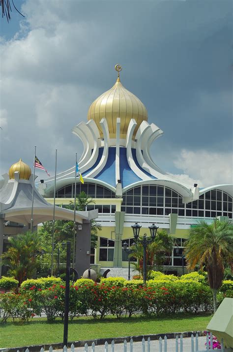 There are 271 primary schools and 125 secondary schools in penang. Penang State Mosque - Wikipedia