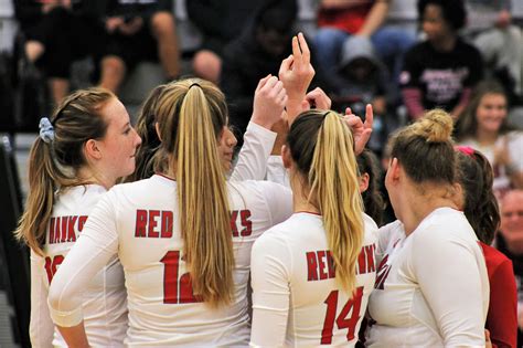 Womens Volleyball Downs Kenyon In Four Sets The Montclarion