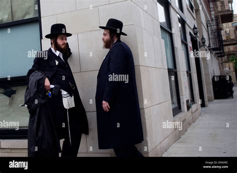 Hasidic Jews In Williamsburg Brooklyn New York Stock Photo Alamy