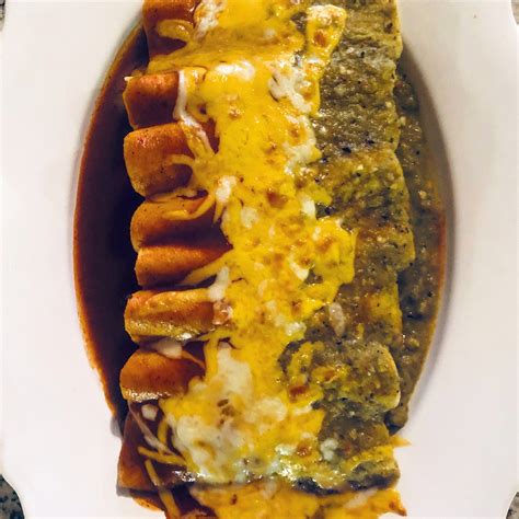 New Mexico Hatch Red And Green Chile Enchiladas The 2 Spoons Recipe