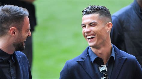 Copying videos of stylist elnar is strictly. Why isn't Cristiano Ronaldo banned against Ajax? Juventus ...