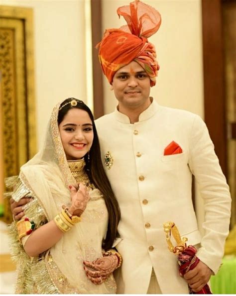 Shivani Rathore 💫 Photo Poses For Couples Couple Posing Indian Wedding Poses Rajasthani Dress