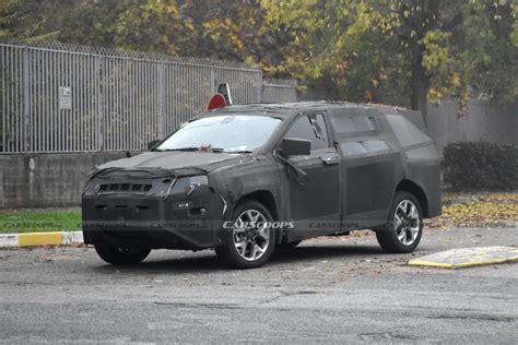 Jeep Grand Compass 7 Seater Looking Shy In Spy Debut Carscoops