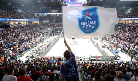 Anadolu efes spor kulübü (english: Anadolu Efes, "Avrupa'nın En İyi Pazarlama Yapan Kulübü ...