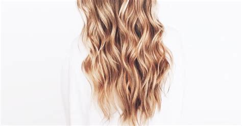 Love Beachy Waves Heres How To Curl Your Hair With A Straightener In