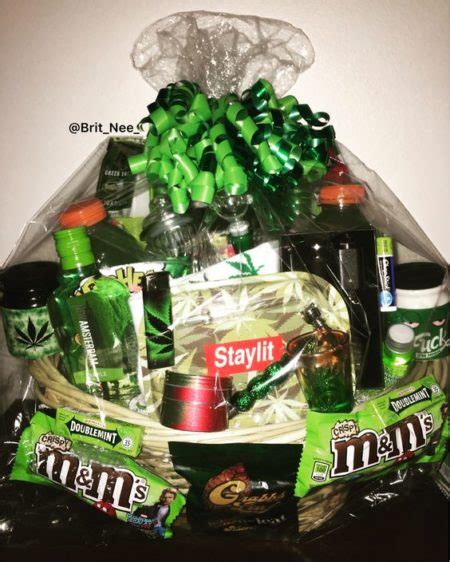 These gifts are perfect for your boyfriend, brother, dad or grandpa. 50+ Fun Gift Ideas for Cannabis Growers 2020 | Grow Weed Easy