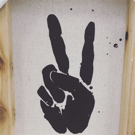 pin by m e l i t a a v d i c on b u c k e t l i s t peace gesture art peace