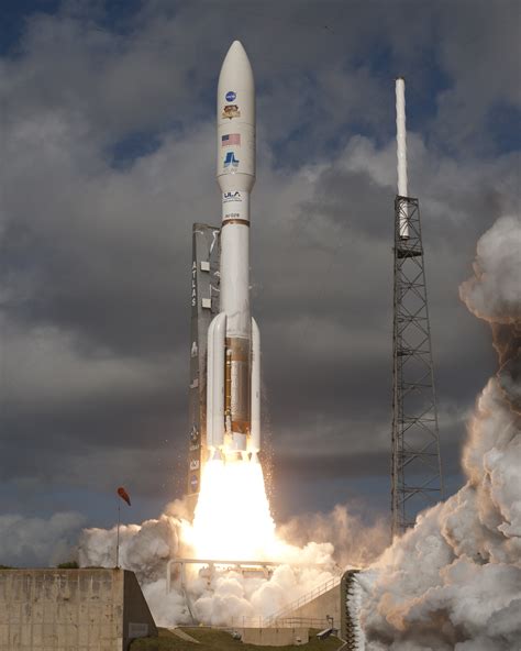 Launching The Atlas V Rocket Nasas Mars Exploration Program