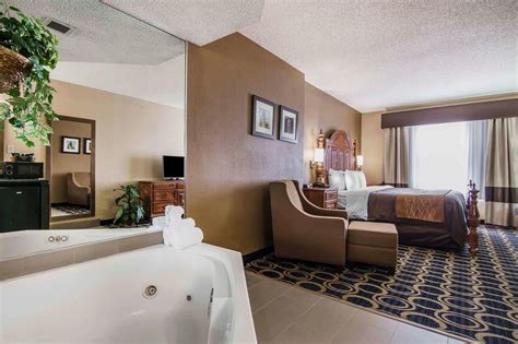 Hotels With Jacuzzi In Room Dallas Romantic Hot Tub Suites In Dallas Tx