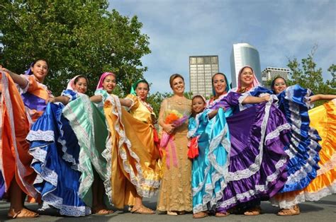 El Salvador Womens Festival Dress Costumes Around The World