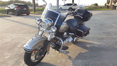 Motorcycle specifications, reviews, road tests. Pre-Owned 2007 Harley-Davidson Road King Classic in Palm ...
