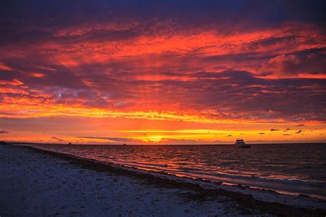 You can use the options to control image resolution, quality and file size. File:Yet another Indian Ocean sunset near Cervantes, WA ...