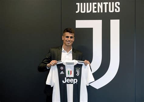 João pedro cavaco cancelo (european portuguese: OFFICIAL: Juventus sign Joao Cancelo -Juvefc.com