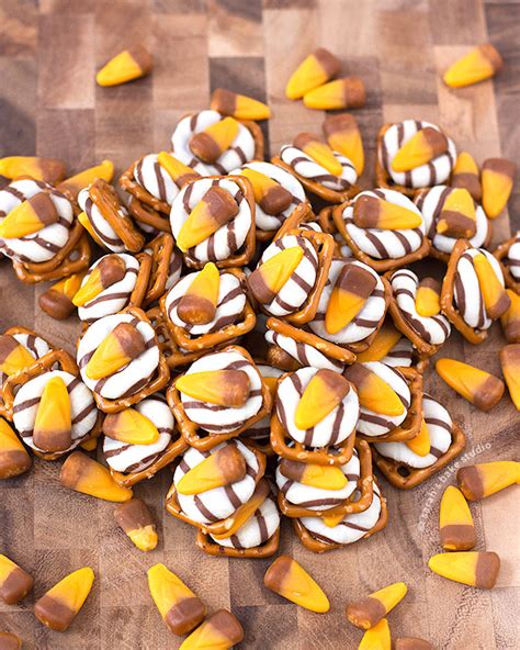 Caramel Candy Corn Pretzel Hugs • Sarahs Bake Studio
