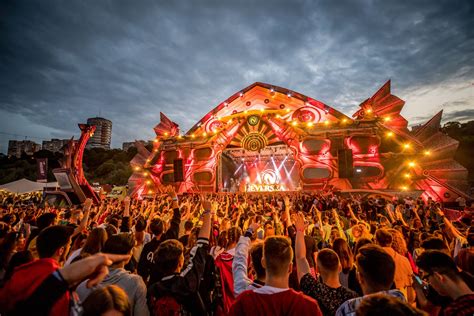 Neversea festival, held in the scenic coastal city of constanța, romania is an immersive music festival that spans edm, electronica, pop, and urban sounds. NEVERSEA: The Romanian festival with a devotion to its ...