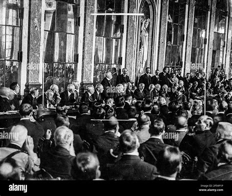 Paris Peace Conference 1919 Black And White Stock Photos And Images Alamy
