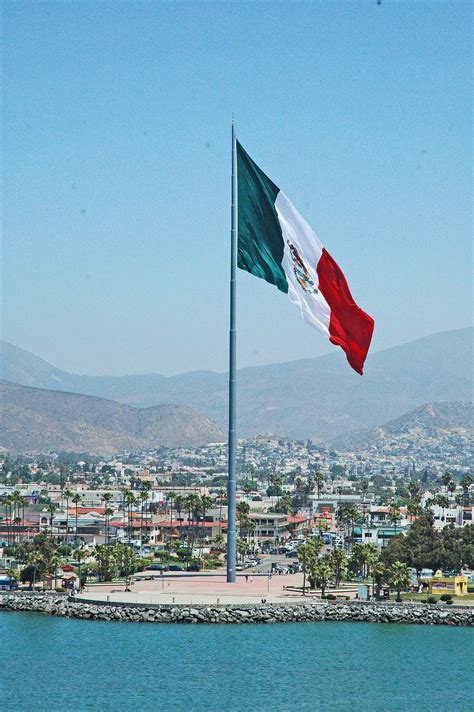 Translocator Needs To Raise A Big Mexican Flag On A Pole Rsombramains