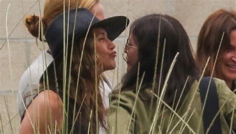Courteney Cox Jennifer Aniston Kiss After Mexico Vacation Pic