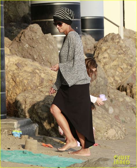 Halle Berry Strolls The Beach With Nahla Friends Photo