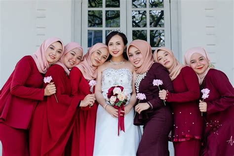 Persatuan dan kesatuan sendiri akan melahirkan kerukunan yang nantinya akan berdampak positif baik bagi negara maupun masyarakatnya sendiri. Ini Baru Malaysia, Pengapit Bertudung Sertai Perkahwinan ...