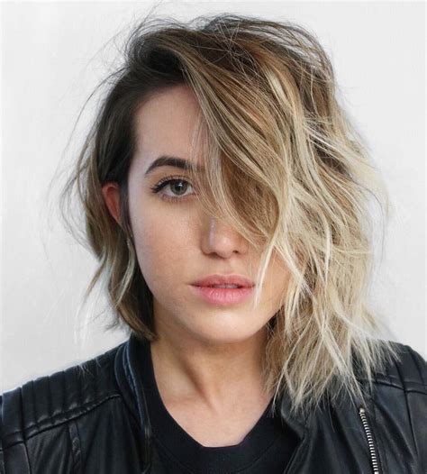 Chic Side Swept Shaggy Bob Hairstyles