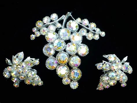 Vintage Bsk Borealis Crystal Rhinestone Grape Cluster Brooch Earring