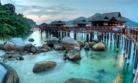 Menawarkan percutian damai dan menenangkan di perkampungan orang asli. Tempat Menarik Di Teluk Senangin Perak