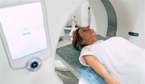 Diferencia entre tomografía y resonancia Difiere