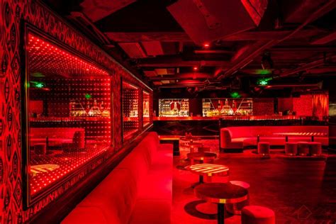 Sedangkan bagian yang lebih dalam atau yang disebut deep web sangat jarang tersentuh. LOFT风格酒吧夜总会设计 | Nightclub design, Night club