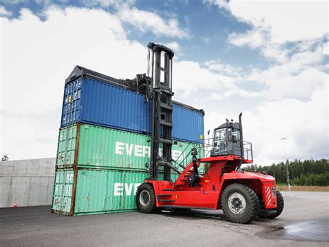 Kalmar Loaded Container Handlers And Lift Trucks Kalmarglobal