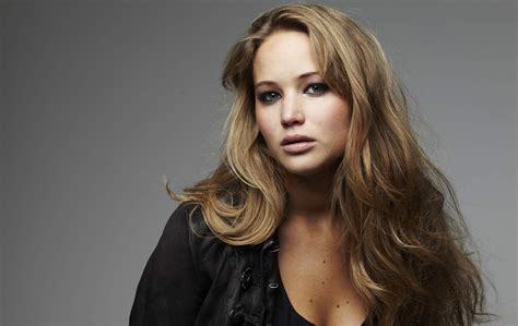 Famous Actress Jennifer Lawrence Wallpapers And Images Wallpapers