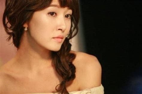 Kim Sun Ah Looks Unbelievable In Her Latest Pictorial Kim Sun Ah Kim