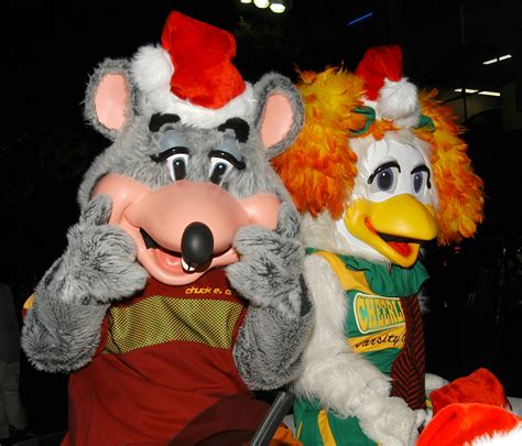 Rats Chuck E Cheeses Creepy Awesome Animatronic Band Is Calling It