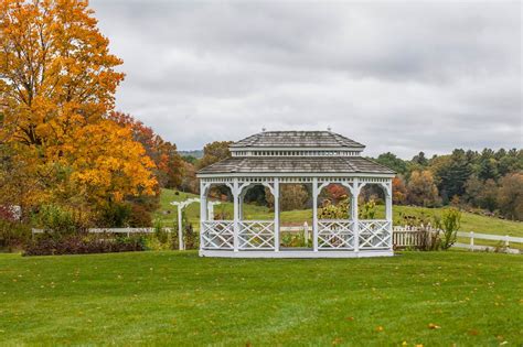 There was finally in a break in the rain later in the day and we managed to sneak in a few outdoor photos. Salem Cross Inn, West Brookfield, Massachusetts, Wedding Venue