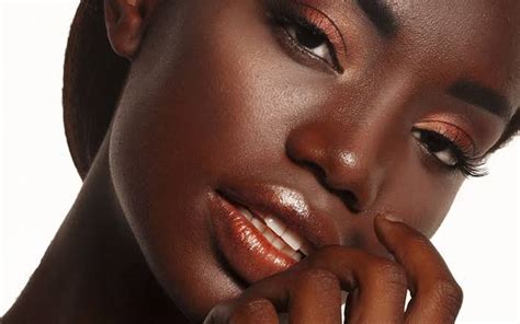 5 Astuces De Beauté Pour Les Femmes à La Peau Noire Métisse Ou Foncée