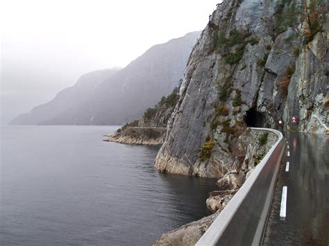 15 Stunningly Beautiful Roads Of Norway