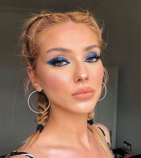 Pinterest Nandeezy † In 2020 Blue Eye Makeup Makeup Looks Blue
