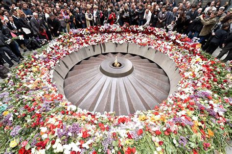 Armenia On Day Of Rain And Sorrow Observes 100th Anniversary Of Genocide The New York Times