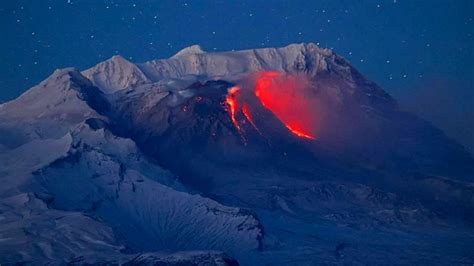 Volcano Eruption Continues For Second Day On Russias Kamchatka Peninsula
