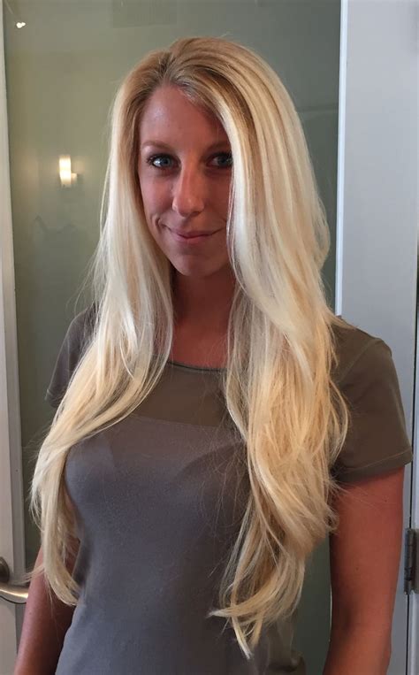 Pin By Gia Salon On Blonde Bombshell Blonde Bombshell Long Hair