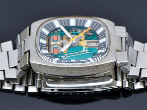 Bulova Watch Accutron Spaceview Double Cushion T Steel Unwind In Time