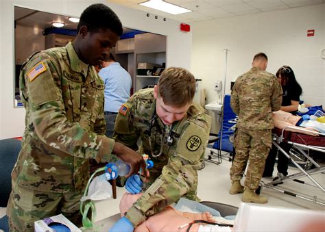 Partnership Allows Medics To Receive Paramedic Training Article The United States Army