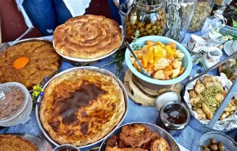 Analizaremos las principales estadísticas y veremos las cuotas y pronósticos de. Desayuno griego vs desayuno americano: ¿cuál es mejor ...