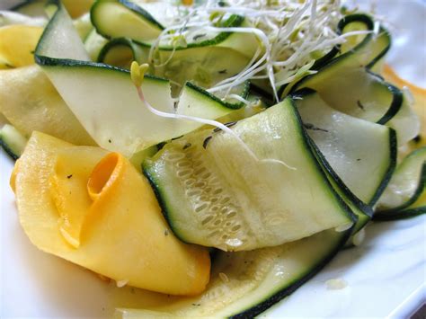 COOKING JULIA SALADE DE COURGETTES CRUES